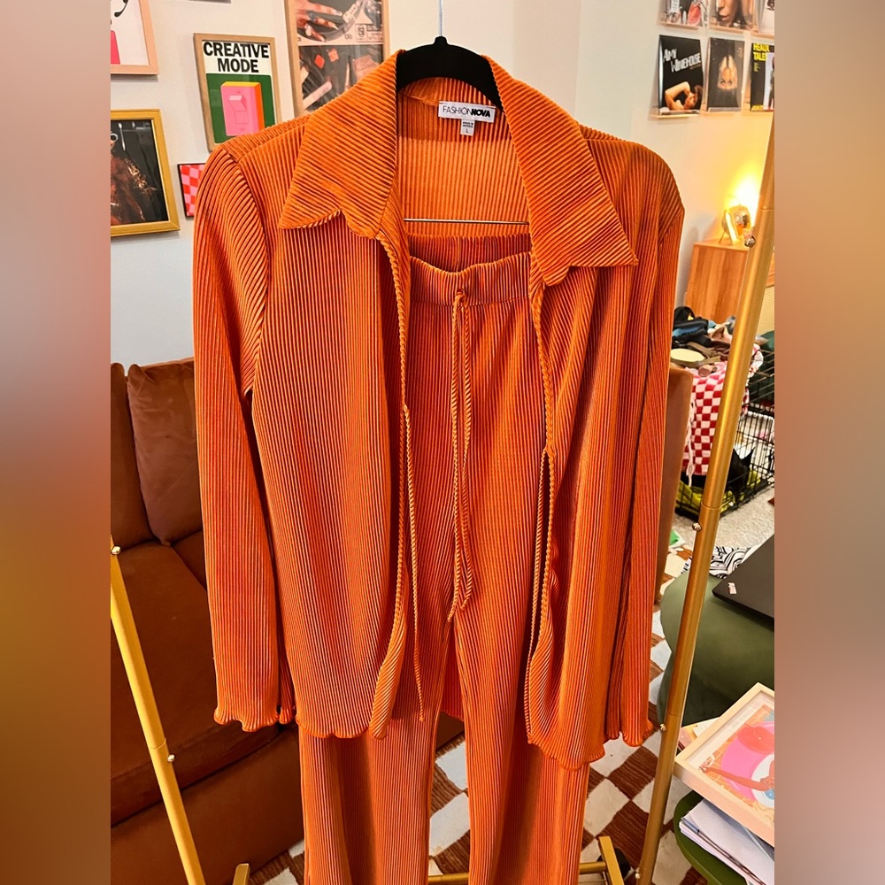 L Fashion Nova Orange 2 piece pant set tie-front long sleeve top